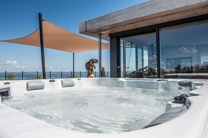 Premium Outdoor Whirlpools